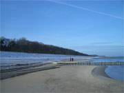Winterferien am Ostseestrand: Weiter Sandstrand am Bernsteinbad ckeritz.
