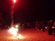 Silvester an der Ostseekste: Feuerwerk am Strand.