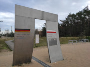 Grenzpfhle in den Dnen: Staatsgrenze im Osten Usedoms.