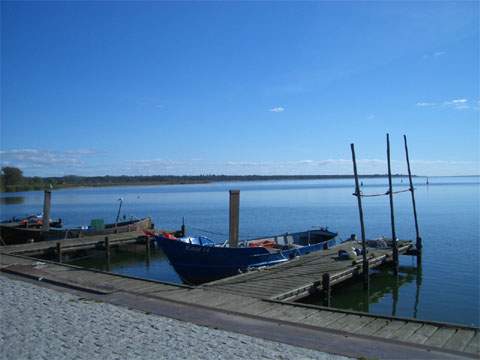 Ausflug ber das Oderhaff: Der gut ausgebaute Fischerhafen von Kamminke.