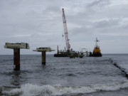 Abbrucharbeiten im Meer: Seebrcke des Ostseebades Koserow.
